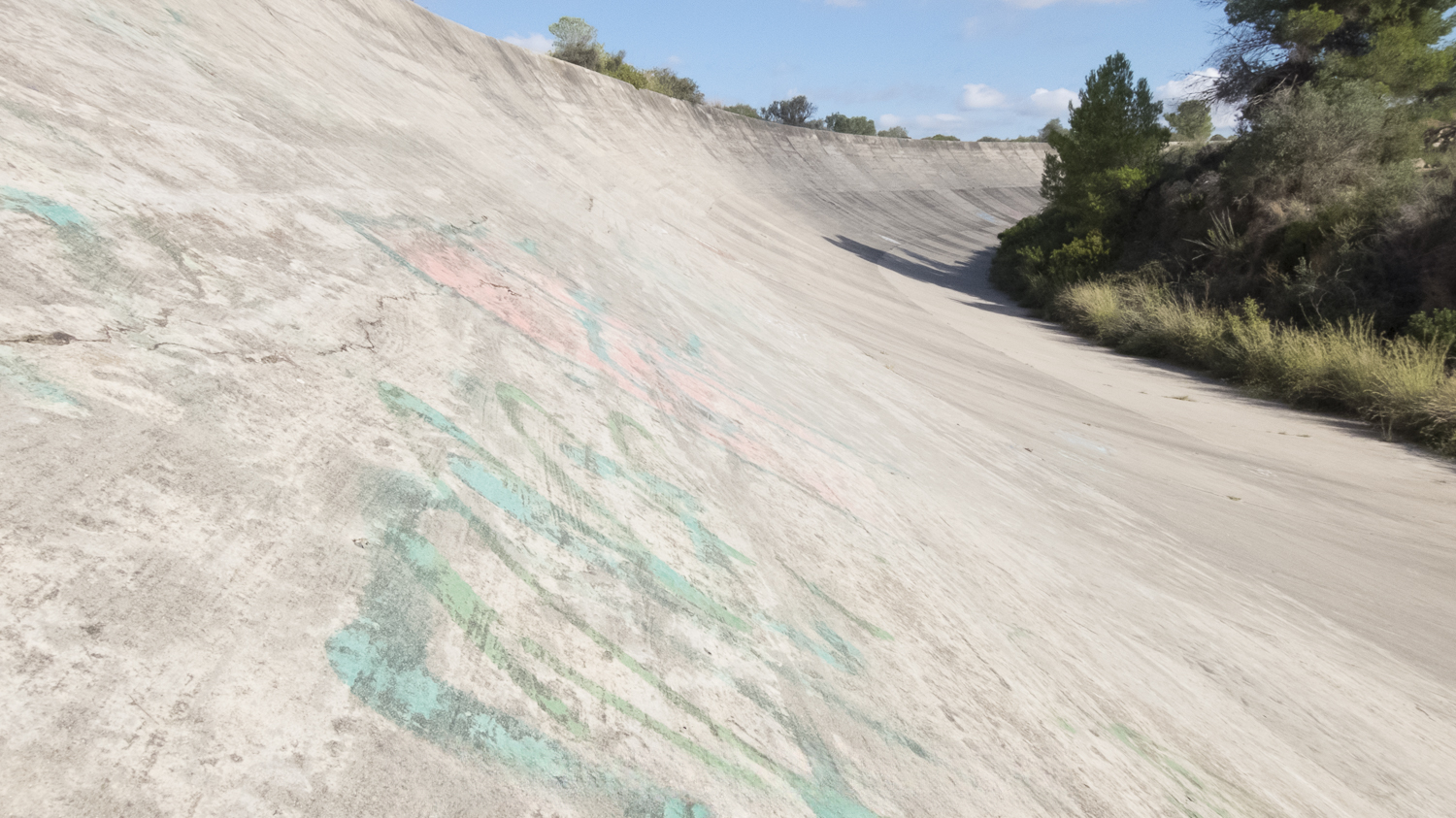 Majestic banking of the western end