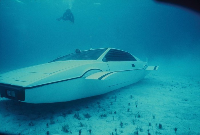 bond-lotus-esprit-2
