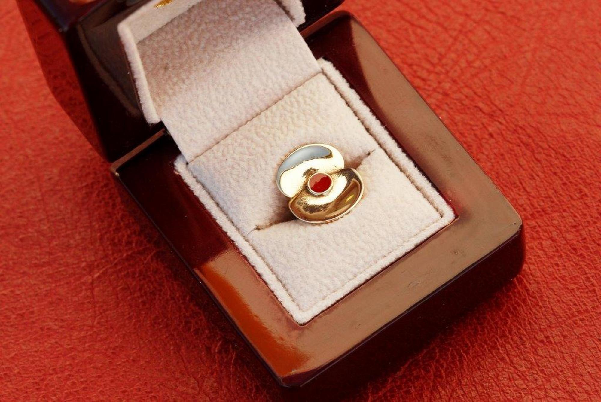 Each pin comes in a presentation case