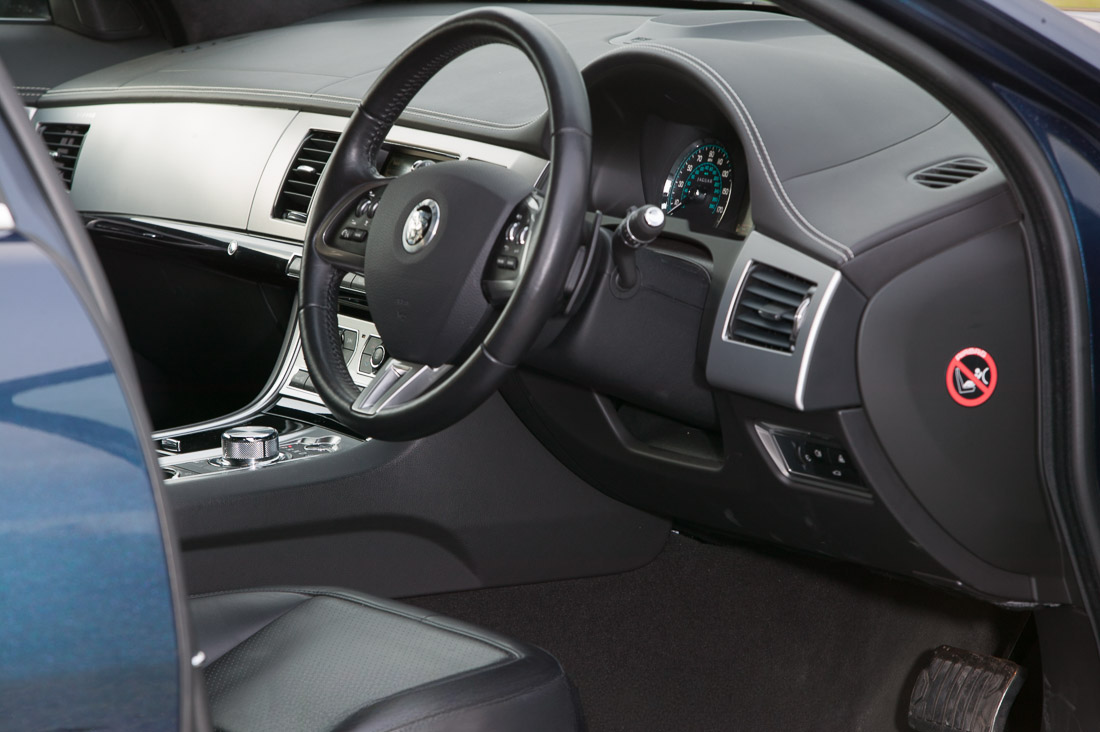 jaguar-xf-sportbrake-9