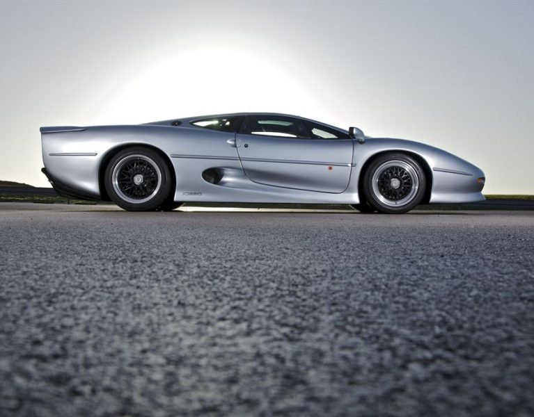 Jaguar XJ220 – The Saturday Club Supercar