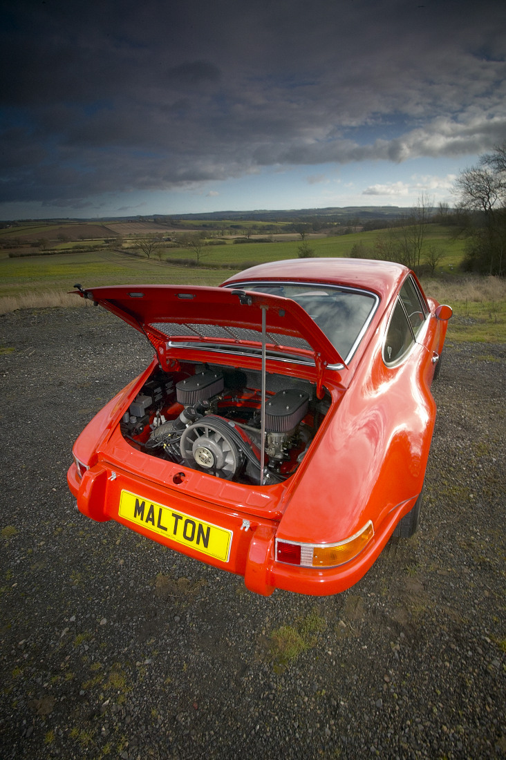 porsche-911-fia-roadcar 5